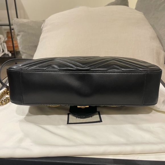 GG Marmont Flap Bag Medium - Picture 7 of 10